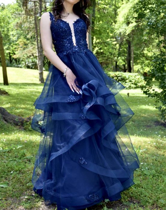 Елегантна бална рокля