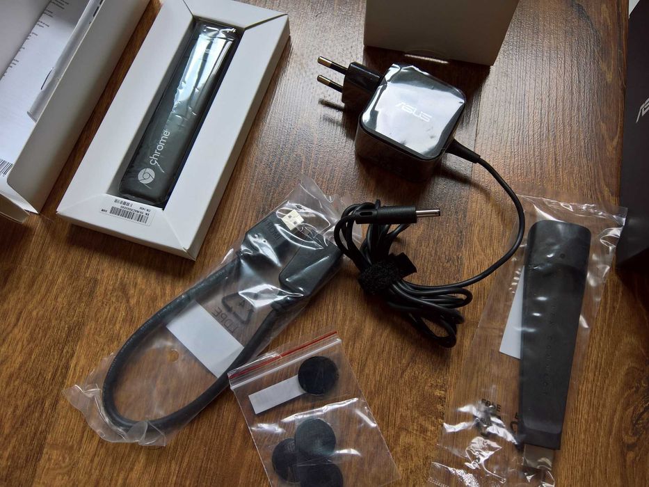 ASUS ChromeBit CS10
