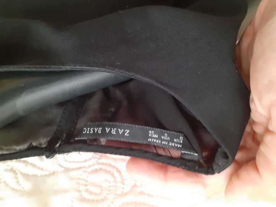 Елегантна черна рокля Zara