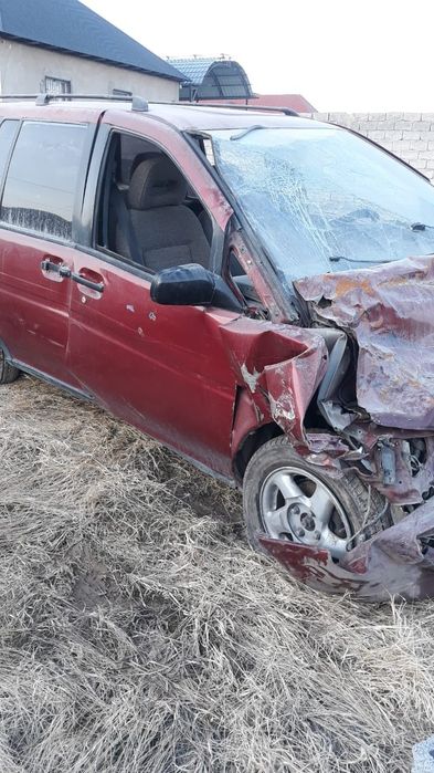 Нисан прайра по запчастями.