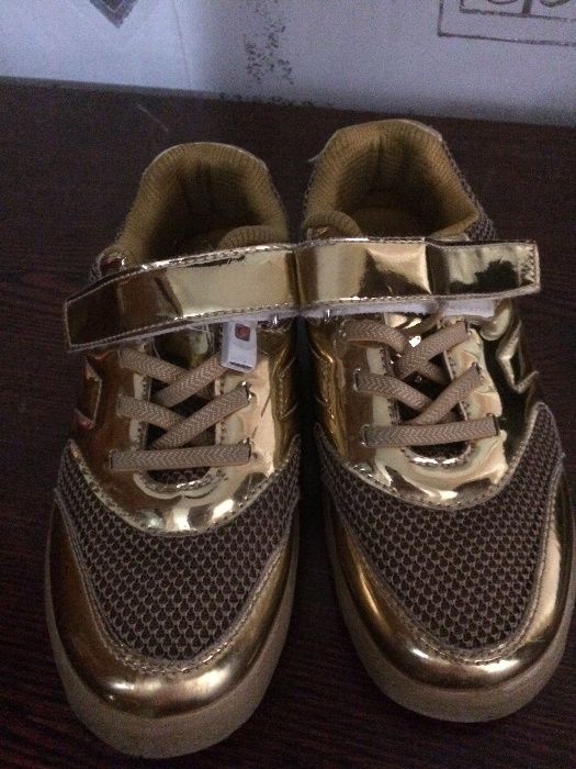 Кроссовки на мальчика