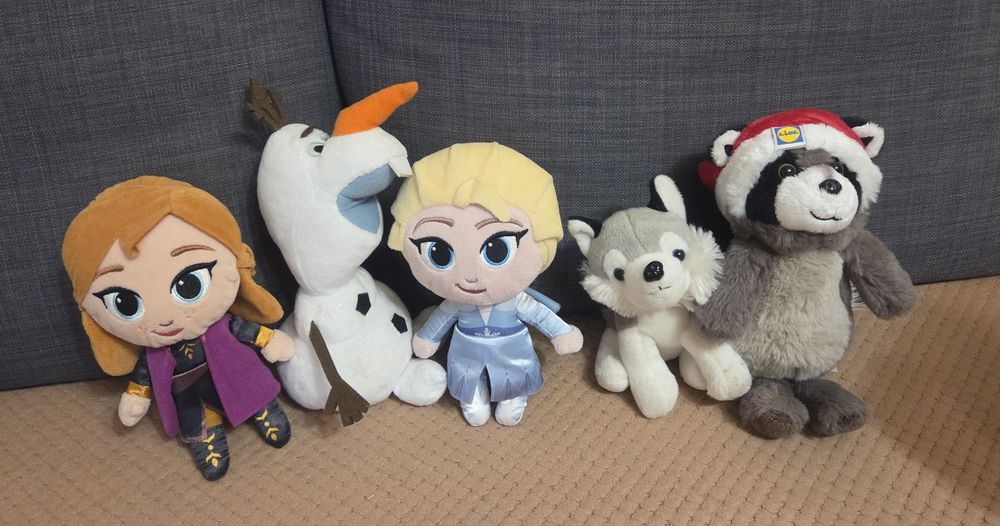 Lot plusuri / jucatii si set Frozen