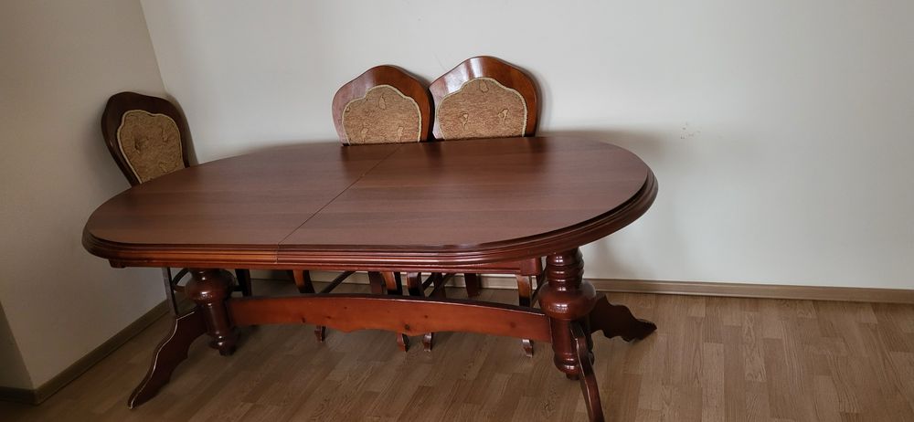 Продам стол и 6 стульев