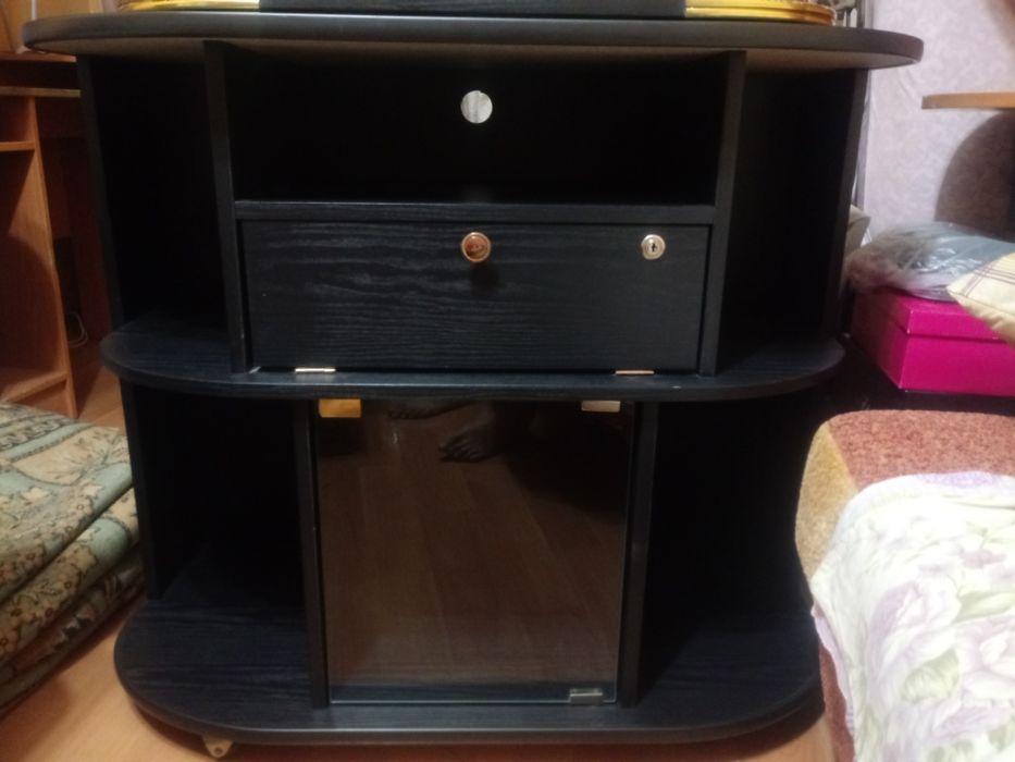 Продам подставку черное дерево.