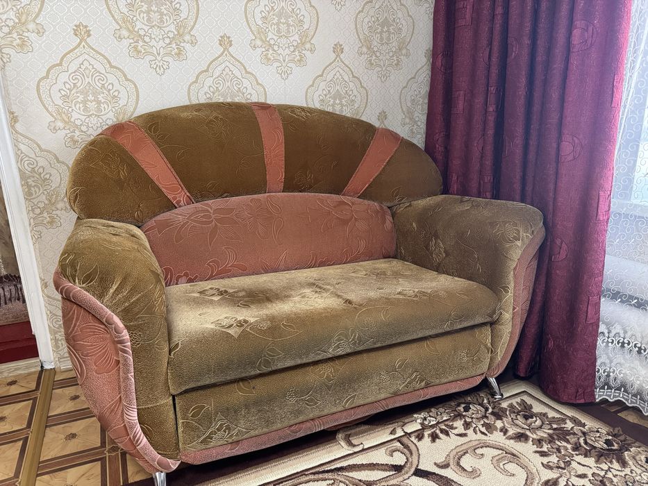 Продается диван тройка 321
