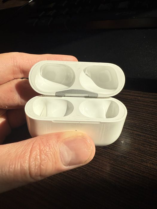 AirPods Pro 2, Lightning.