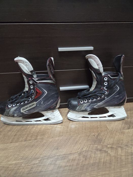 Хоккейные коньки