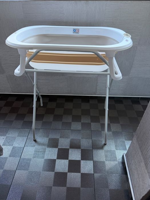 Продавам Chipolino Бебешка вана със стойка Малибу 78 см
