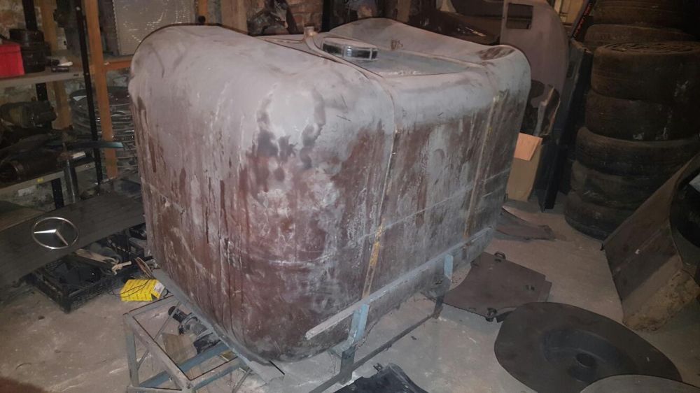 Пластмасов варел за гориво