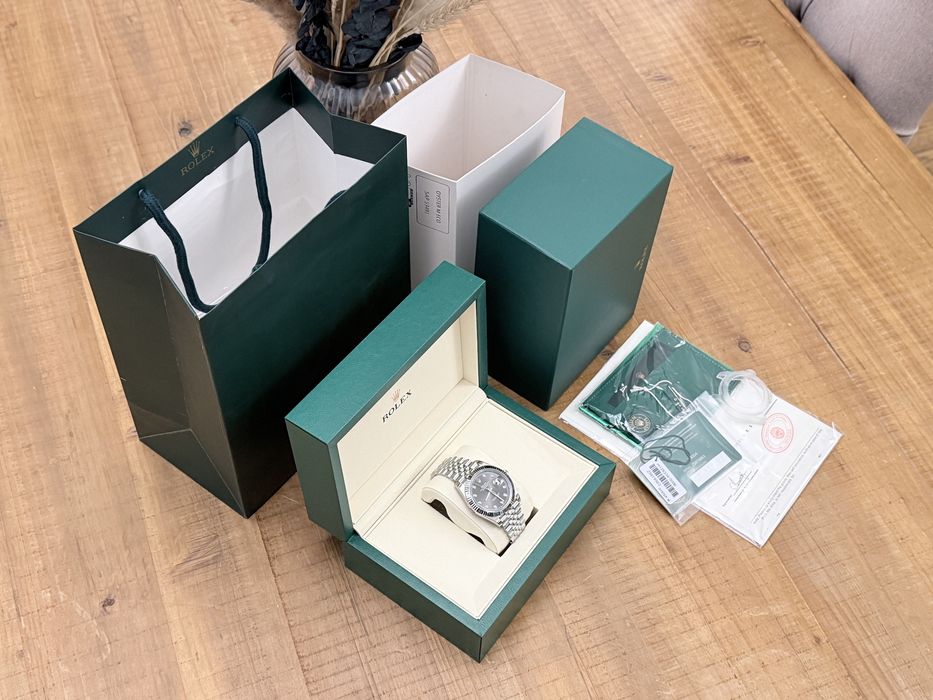 Часы Rolex Datejust 41 Grey Diamond