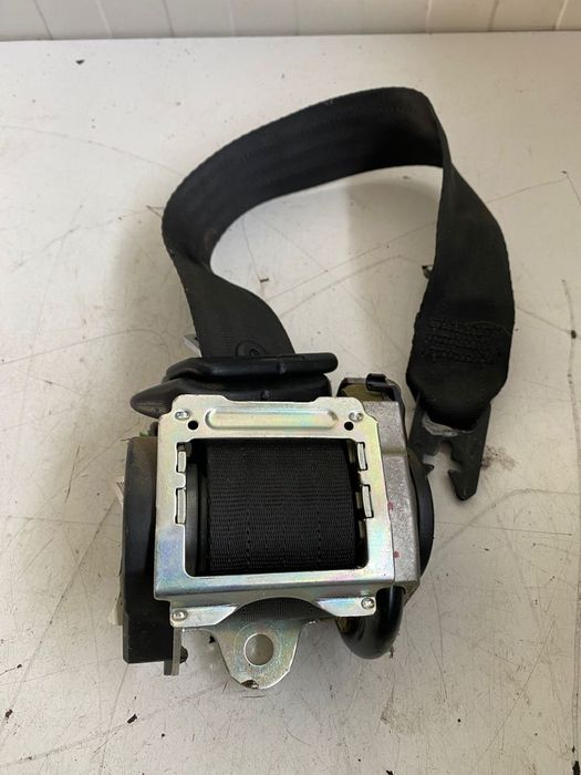 Centura spate stanga 3rd row VOLVO XC90 2012 31363032