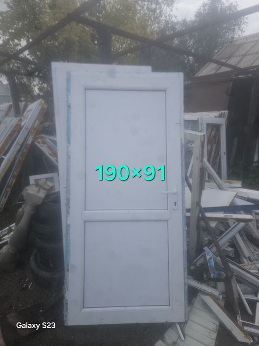 Пластиковый двери