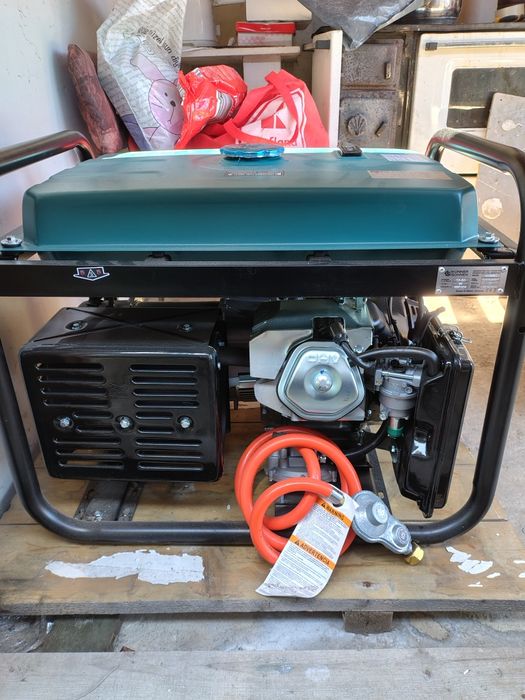 Генератор за ток на газ и бензин..