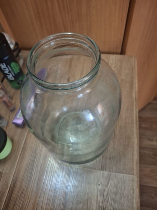 Продам 3л банки.