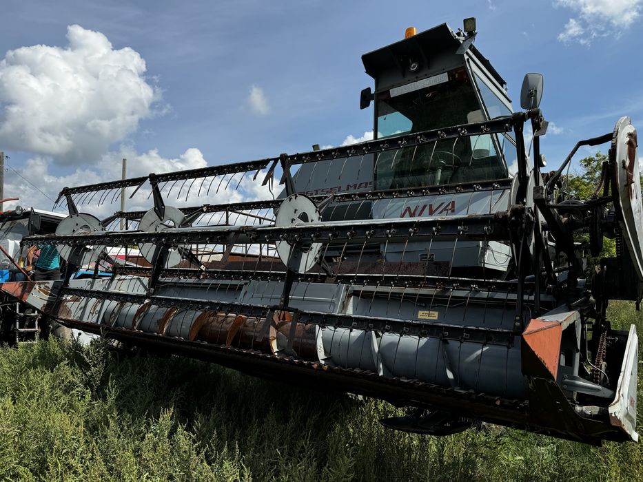 Нива Эффект 2010 с подборщиком