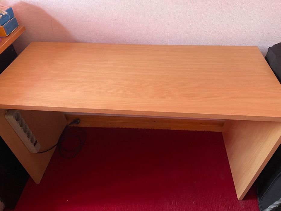 Стол для офиса или дома