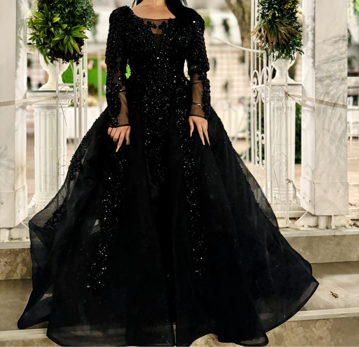 Rochie neagră cu corset