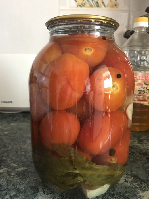 Томатный сок,соления,компоты