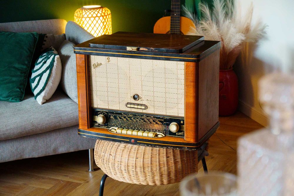 Ретро радио грамофон Естония 2, антикварно