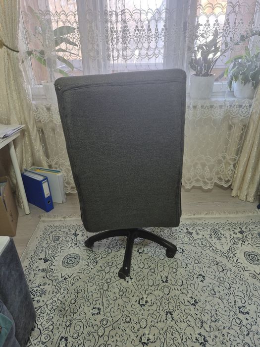 Кресло офисное в хорошем состоянии