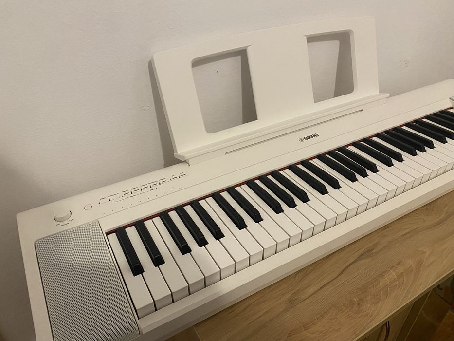 Pianina  Yamaha Alb