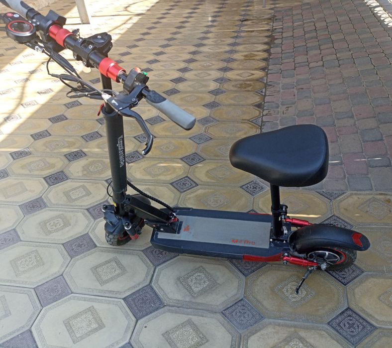 Продаю электросамокат kugoo m4 pro