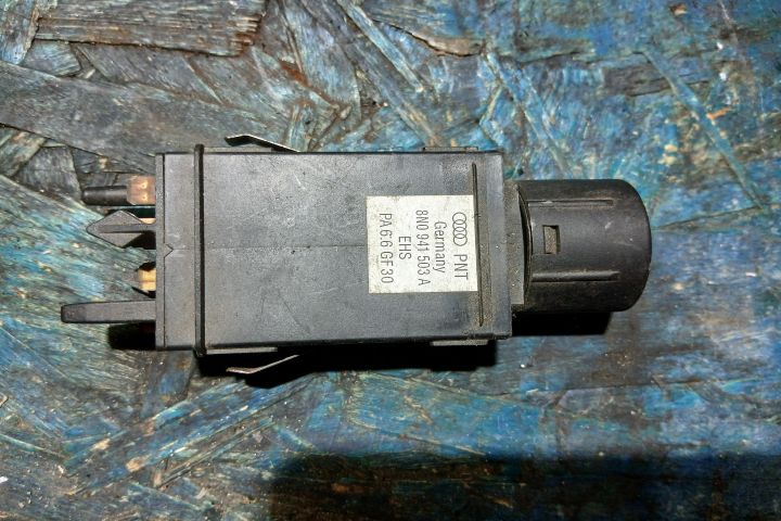 Comutator încălzire parbriz/lunetă 8N0941503A 8N0941503A Audi TT 8