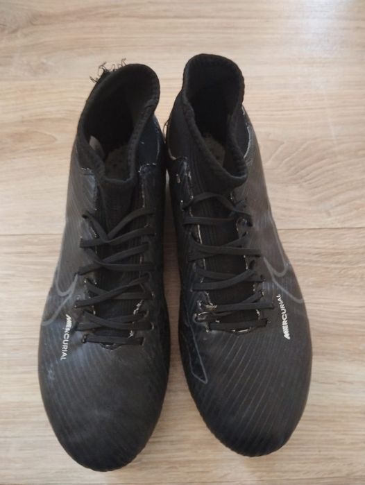 футбольные бутсы 6000тг