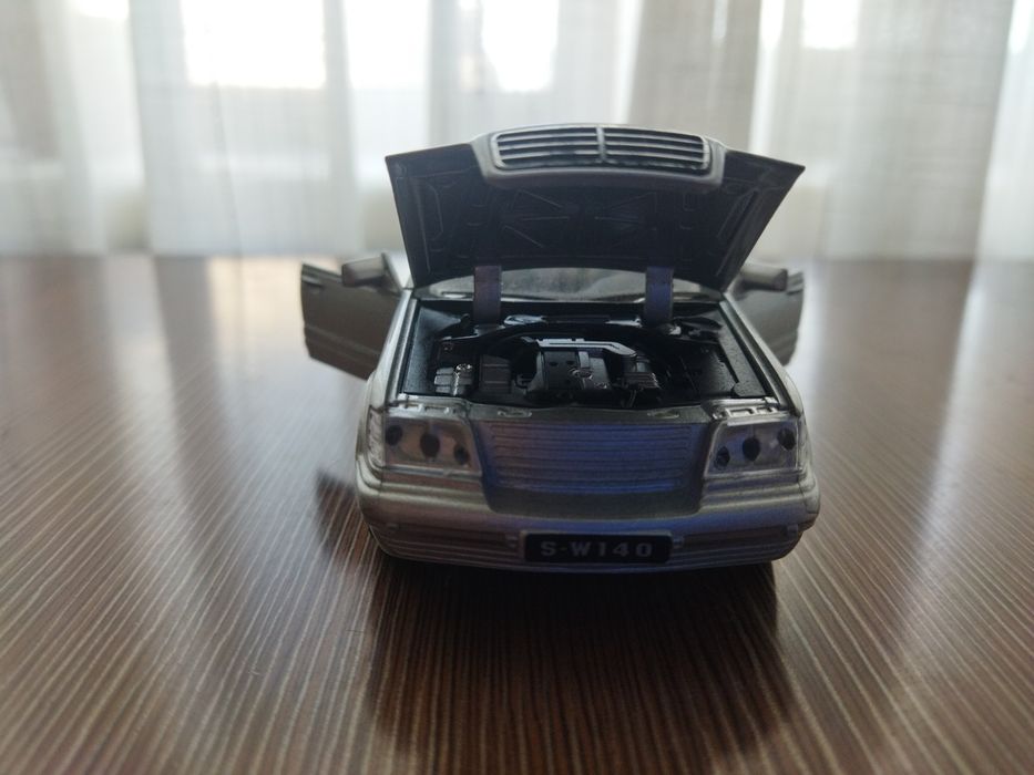 Машина игрушечный Мерседес