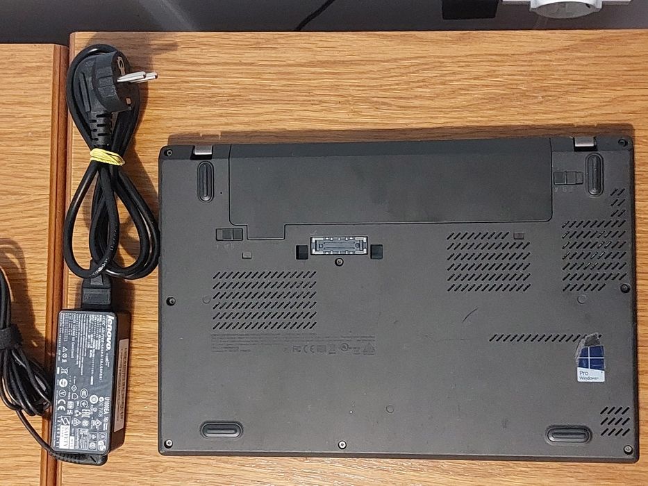 Laptop Lenovo 12.5 i7 6600u 2,6Ghz/3,4Ghz, 16GB, 128GB, Win11 Office24