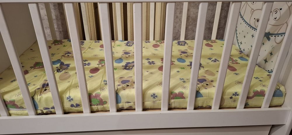 Кроватка с маятником