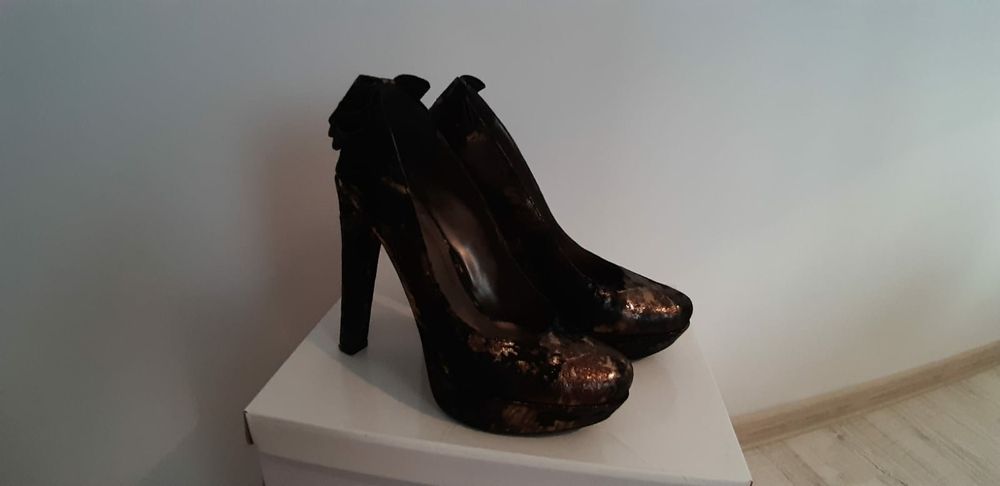 Pantofi piele funda 37