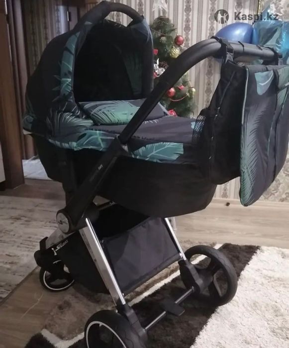 Детская коляска с 2мя блоками