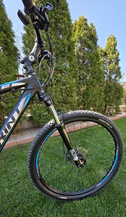 Sprint Maverick 29" 2017 hardtail, marime cadru L
super funcționala, folosita foarte puțin (cca 1000km), silentioasa si fara defecte ascunse.
Cadru: A