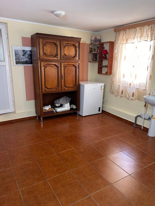 Inchiriez spatiu