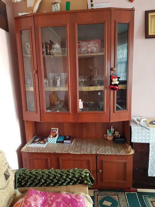 Шкаф ,сервант ,горка
