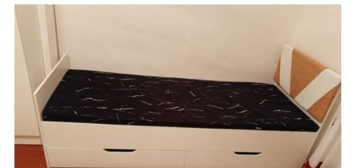 Продам кровать .