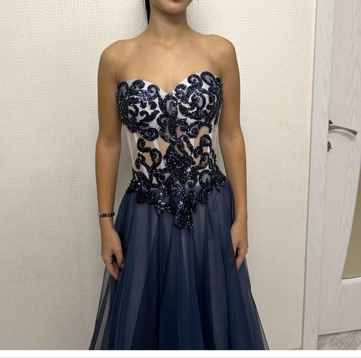 Бална рокля !Единствена като модел!Размер xs. Xxs