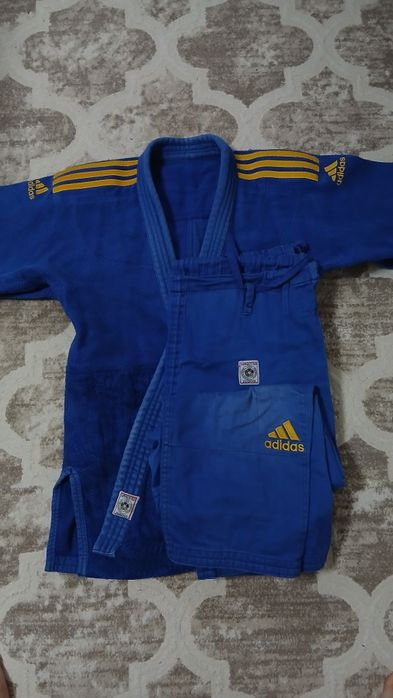 Адидас золотой оригинал