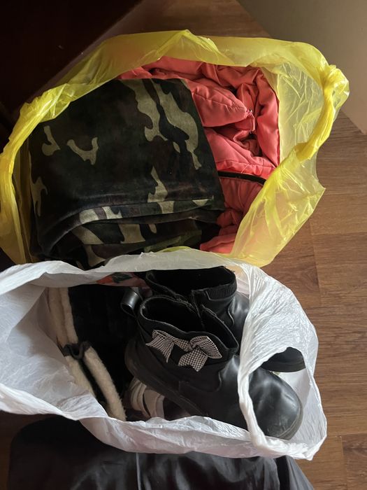 Отдам десткие вещи