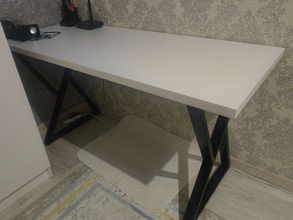 Стол для компьютера