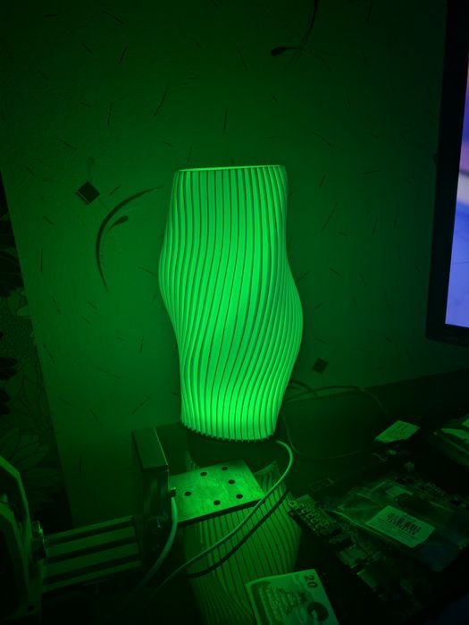 LED Лампа - RGB цветове