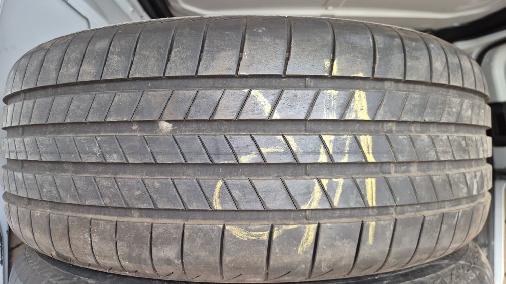 4 броя Bridgestone 235/55/19