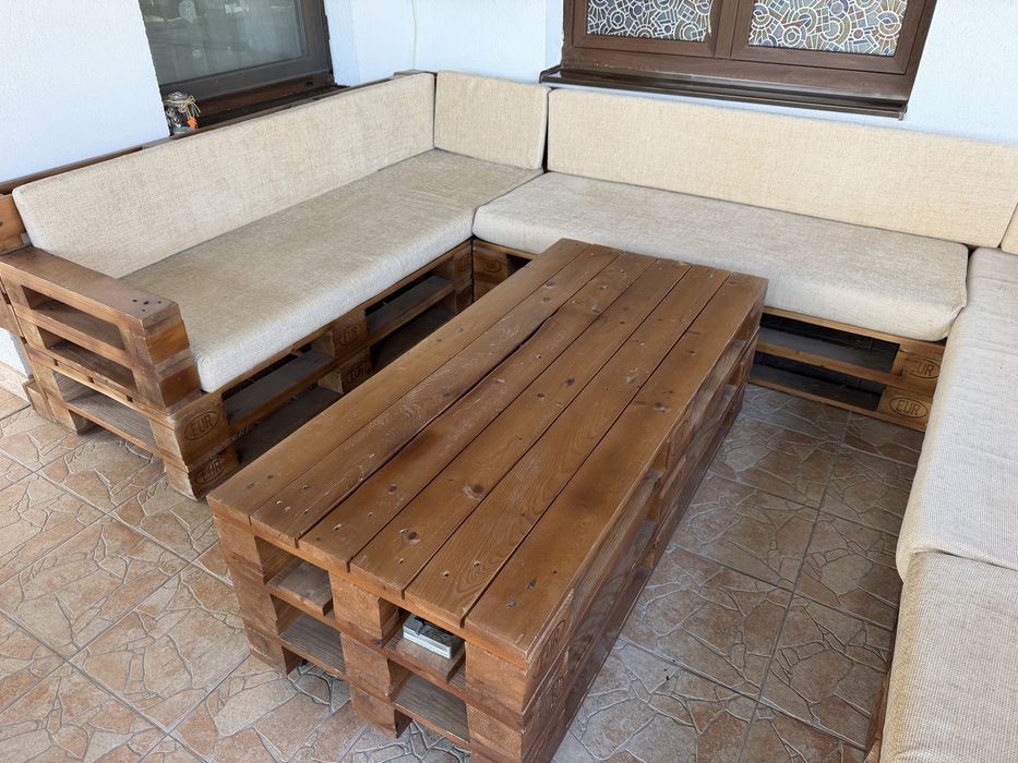 Vand mobila pentru terasa facuta din lemn cu tot cu bureti