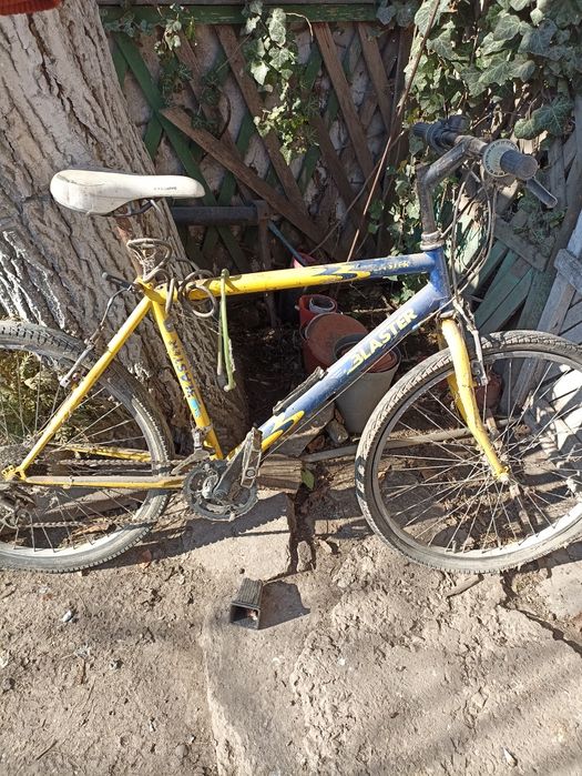 vand trei biciclete