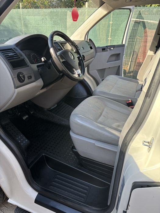 Volkswagen Transporter T5 2.5 TDI