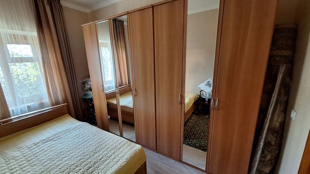 Продам спальный гарнитур