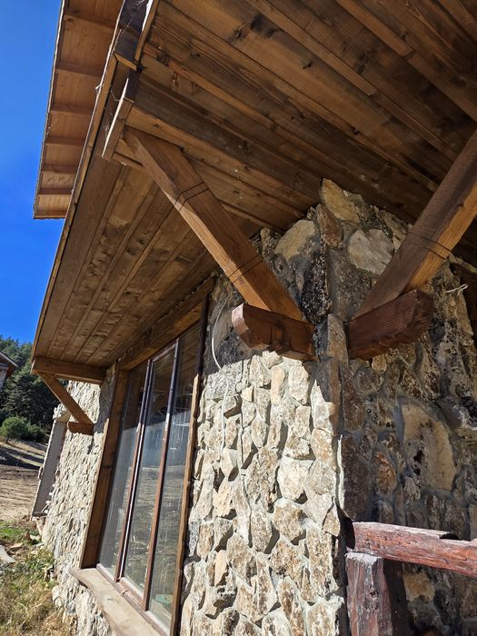 Продавам къща в УПИ на брега на язовир Батак