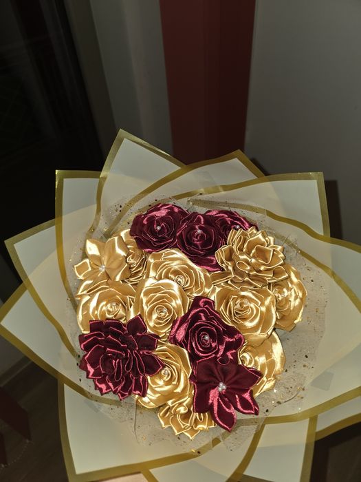 Buchete de flori din satin