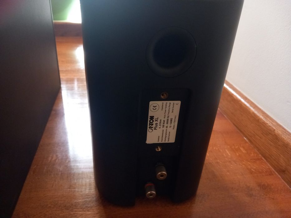 Subwoofer cu sateliti și centru Canton